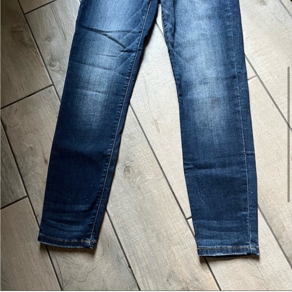 Judy blue relaxed fit dark wash cigarette jeans- size 3. - Picture 5 of 7